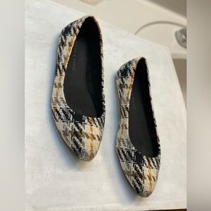 KELLY & KATIE women’s  knit loafers size 8 excellent condition perfect bottom